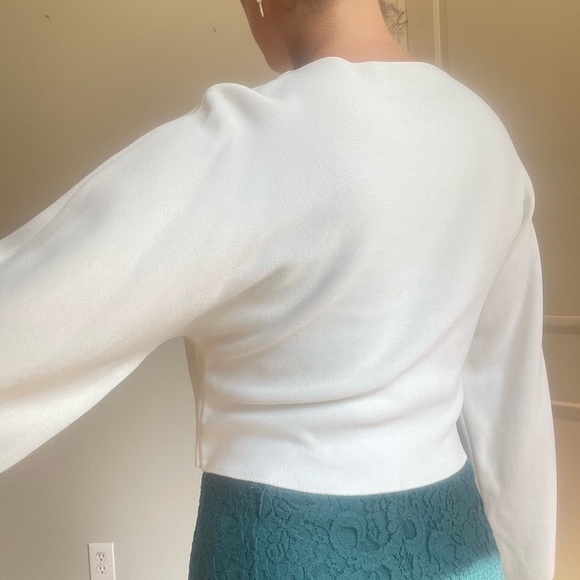 Zara Knit Ivory Cropped Sweater with flare sleeves - Picture 9 of 12